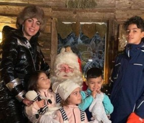 xingkong-C罗妻儿去北极圈过圣诞 享受零下20度的爱